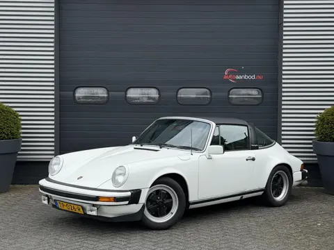 Porsche 911 3.0 SC Targa | Grand Prix White |