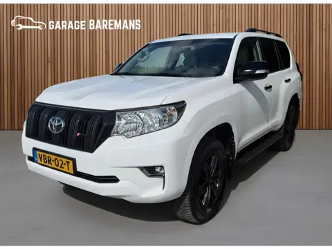 Toyota Land Cruiser 150 2.8 D-4D-F Comfort Window Van