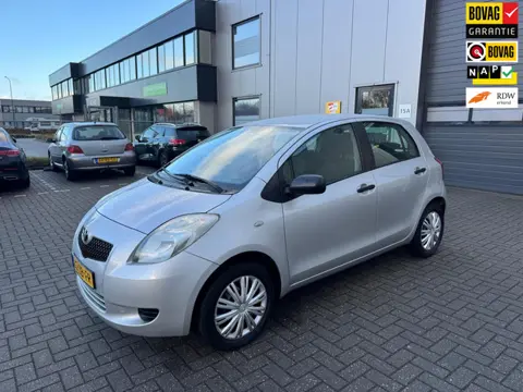 Toyota Yaris 1.0 VVTi Spirit
