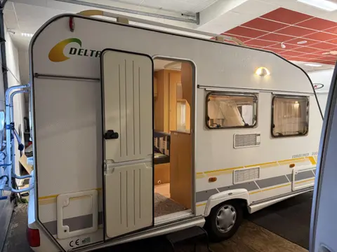 Delta Euroliner 3900 TZV VASTBED ZITJE VOORTENT