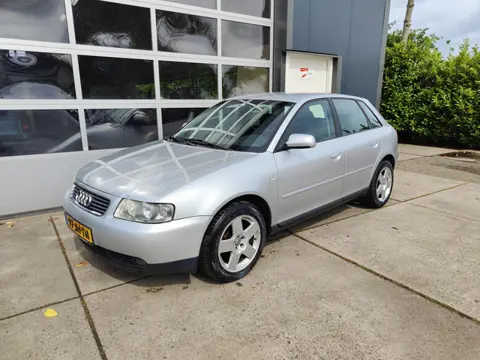 Audi A3 1.6 Attraction