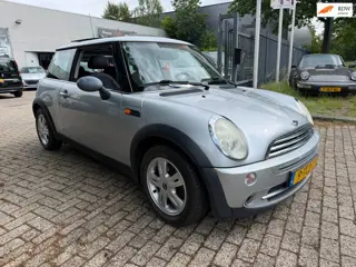 Mini 3-Deurs 1.6 One Pepper , panoramadak, airco, elec pakket, rijd goed histrie aanwezig 247.000 km