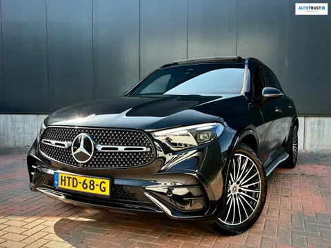 Mercedes-Benz GLC-klasse 300 4MATIC AMG Line * Pano * 360 * Burm * Night-Pack * Dealer Onderhouden *