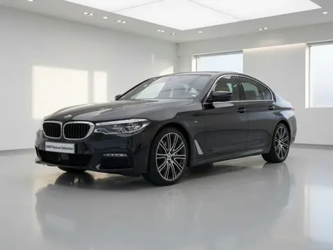 BMW 5 Serie 530i xDrive Individual | Driving Assistant Plus | Stoelventilatie | M-Sport | Lederen Da