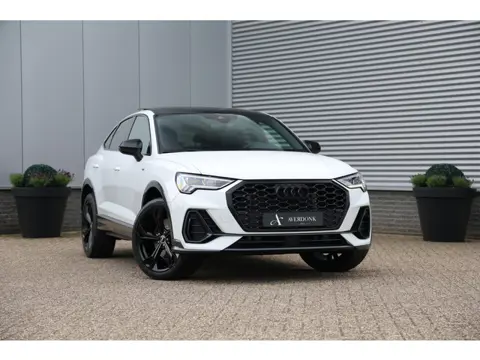 Audi Q3 Sportback 45 TFSI e S-Line 245PK Pano|Trekh|Matrix|Elek stoel.