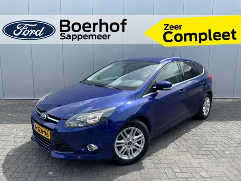Ford Focus Ecoboost Titanium | Trekhaak | Parkeersensoren V+A | Keyless | Navi | Voorruitverw. | Aut