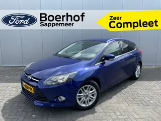 Ford Focus Titanium | Trekhaak | Parkeersensoren V+A | Keyless | Navi | Voorruitverw. | Auto-Inparke