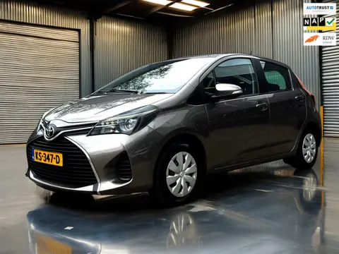 Toyota Yaris 1.0 VVT-i Aspiration zeer nette auto dealer onderhouden