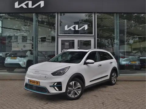 Kia e-Niro DynamicPlusLine 64 kWh | Stoelverwarming | Leder | Navigatie | Camera |