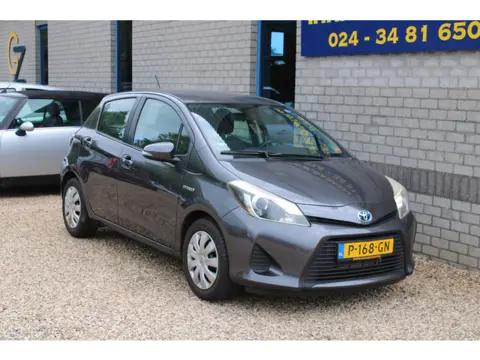 Toyota Yaris 1.5 Full Hybrid Aspiration Clima Navi Camera
