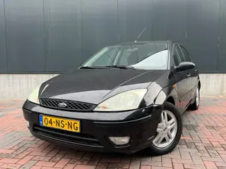 Ford Focus 1.6-16V Trend * 5-Deurs * Airco * Nieuw APK *