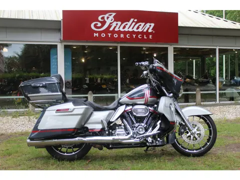 Harley-Davidson Street Glide  FLHXSE Streetglide 117