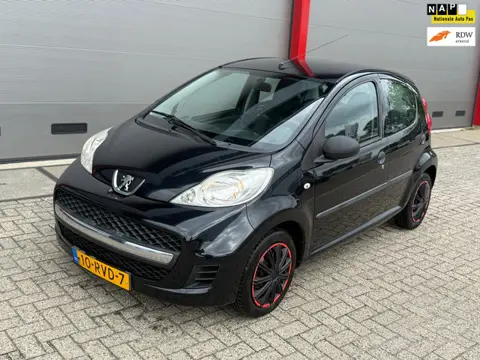 Peugeot 107 1.0-12V XR
