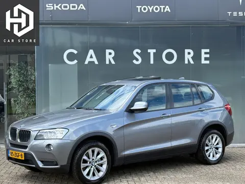 BMW X3 XDrive20i Upgrade Edition Pano Navi Stoelverwarming