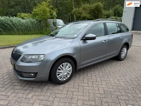 Skoda Octavia Combi 1.4 TSI Greentech Ambition/CLIMA/CRUISE/HALFLEDER/PARKEERHULP/TREKHAAK/BLUETOOTH