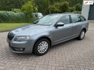 Skoda Octavia Combi 1.4 TSI Greentech Ambition/CLIMA/CRUISE/HALFLEDER/PARKEERHULP/TREKHAAK/BLUETOOTH