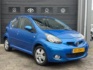 Toyota Aygo 1.0-12V XR - 5 Deurs - Airco - 3e Eigenaar - N.a.p / Lage km -