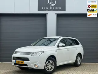 Mitsubishi Outlander 2.0 PHEV Business Edition / CAMERA NAVI