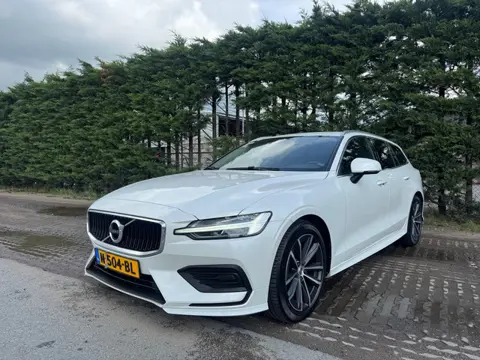 Volvo V60 2.0 B3 Momentum Business