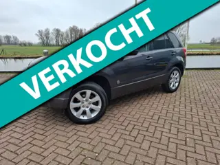 Suzuki Grand Vitara 2.4 High Executive 4x4 Leder Xenon Glazen dak Trekhaak
