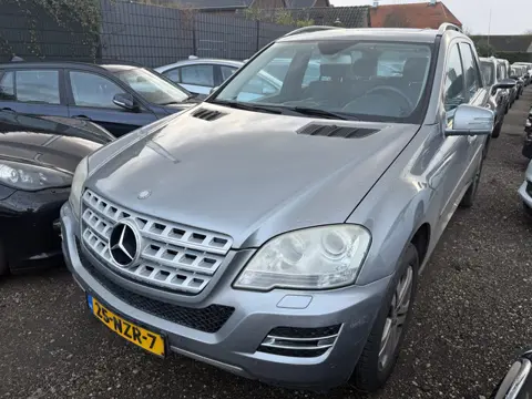 Mercedes-Benz M-Klasse 300 CDI BlueEFFICIENCY Prestige