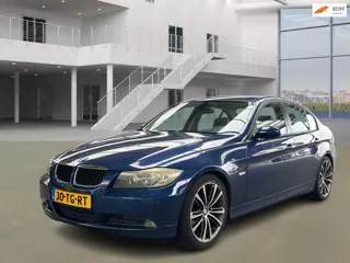 BMW 3-serie 320i High Executive PSENSOR CRUISE LEDER 2 X SLEUTELS