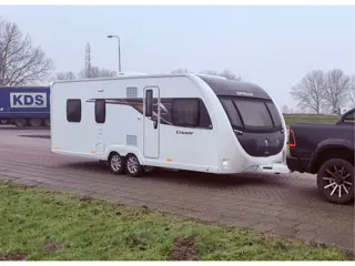 Swift group limited SPRITE Sprite Cruzer 635 SR Queensbed / aparte douche- en toiletruimte / Luxe be