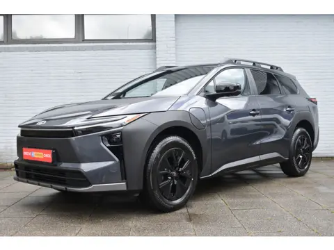 Toyota bZ4X Touring Dynamic 75 kWh Automaat 227pk | Voorstoelen&Stuur verwarmd | Warmtepomp | BSM | 