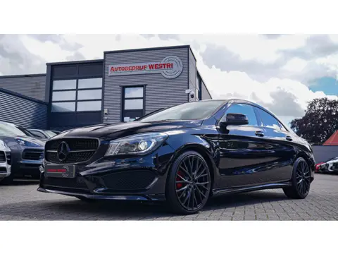 Mercedes-Benz CLA-klasse 180 |CLA45 LOOK |Stoelverwarming | Bluetooth | Pano | Sportstoelen | Sfeerv