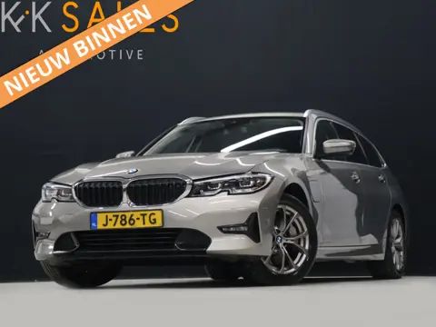 BMW 3 Serie Touring 330e eDrive M Sport [CAMERA, APPLE CARPLAY, ANDROID, TREKHAAK, CRUISE, STOELVERW