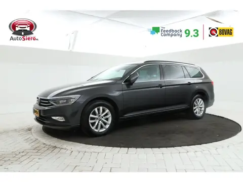 Volkswagen Passat Variant 1.6 TDI Elegance Business R Automaat, Panorama, Trekhaak!