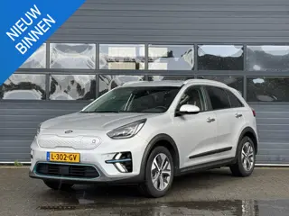 KIA E-NIRO DYNAMICPLUSLINE 64 kWh (100% SOH) I V/D EERSTE EIGENAAR I 3-FASE LADEN I SCHUIF/KANTELDAK
