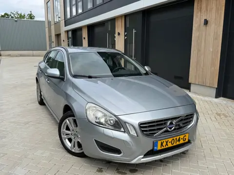 Volvo V60 2.0 D3 Summum EURO5/XENON/ECC/SPORTPAKKET
