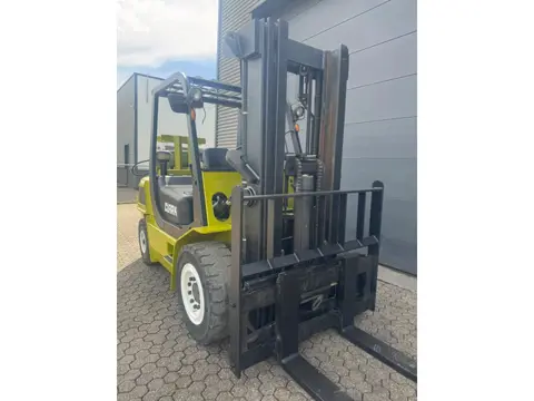Clark CMP50L 5 ton LPG heftruck (bj 2005)