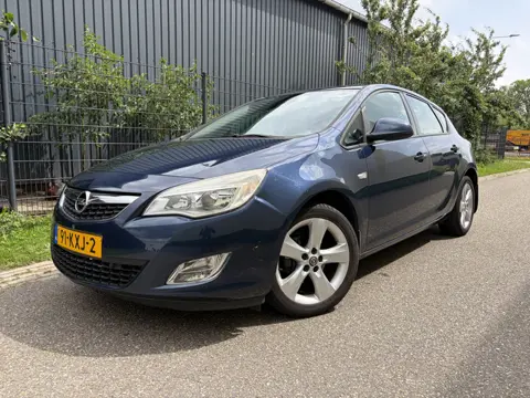 Opel Astra 1.6 Edition / NAVI / AIRCO / CRUISE (bj 2010)
