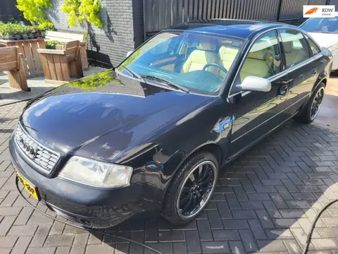 Audi A6 Limousine 2.4 5V quattro Advance autom sedan