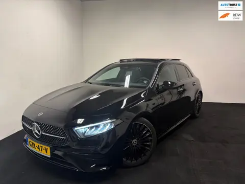 Mercedes-Benz A 200 D | AMG PANO SFEER KEYLESS DLR OND