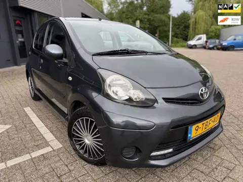 Toyota Aygo 1.0 VVT-i Aspiration | Bluetooth | Apk | Nap | Airco |