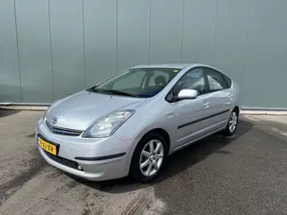 Toyota Prius 1.5 VVT-i Bns Ed. LEDER | KEYLESS | ONDERHOUDSBOEKJE !