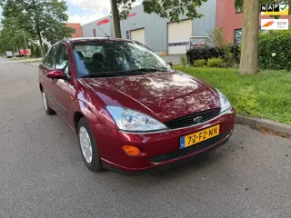 Ford Focus 1.6-16V Ghia (nieuwe APK) ZEER NETTE FOCUS 1e eigenaar