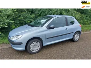 Peugeot 206 1.6-16V XT