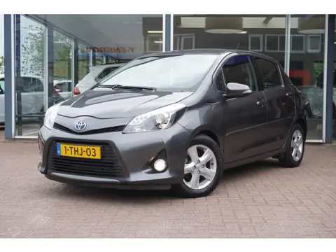 Toyota Yaris 1.5 Full Hybrid Aspiration Automaat | Navigatie | Lm velgen | Airco | Vol opties | Inru