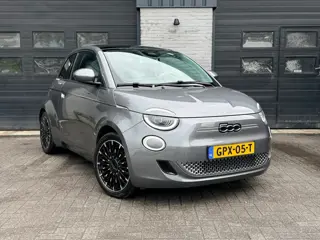 Fiat 500 La Prima 42 kWh, Adpt Cruise, Aur Camera, Apple Carplay