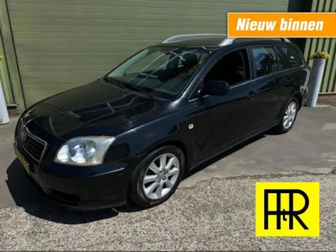 TOYOTA AVENSIS 1.8 VVTi Linea Luna