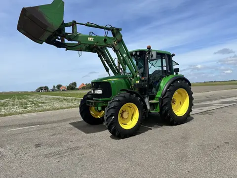 John Deere 6120