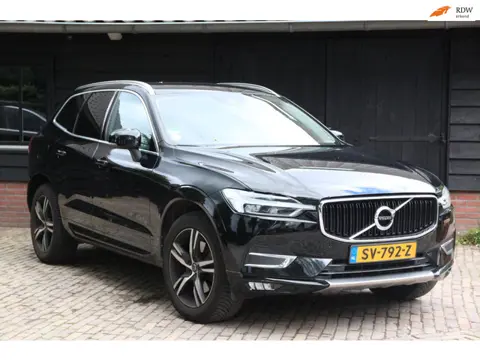 Volvo XC60 2.0 D4 AWD Momentum Camera/Parkeersensor v,a/Stoelverwarming/Trekhaak uitklapbaar