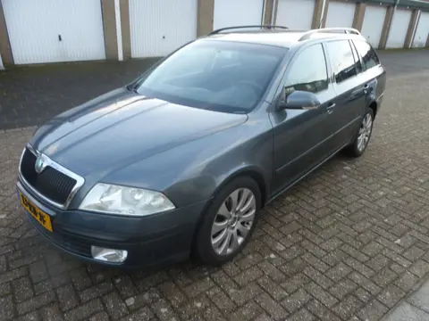 Skoda Octavia Combi 2.0 FSI Ambiente