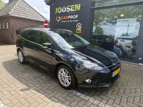 FORD FOCUS 1,0 TITANIUM