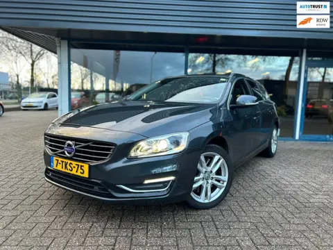 Volvo V60 2.4 D6 AWD Plug-In Hybrid Summum|Camera|Open dak|Memory|Trekhaak