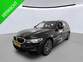 BMW 3-serie Touring 320e Business Edition Plus NL-AUTO | LEDER | M-PAKKET